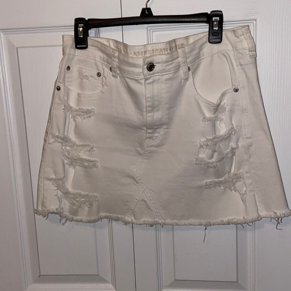 Size 12 AMERICAN EAGLE Ripped White DENIM Mini Skirt